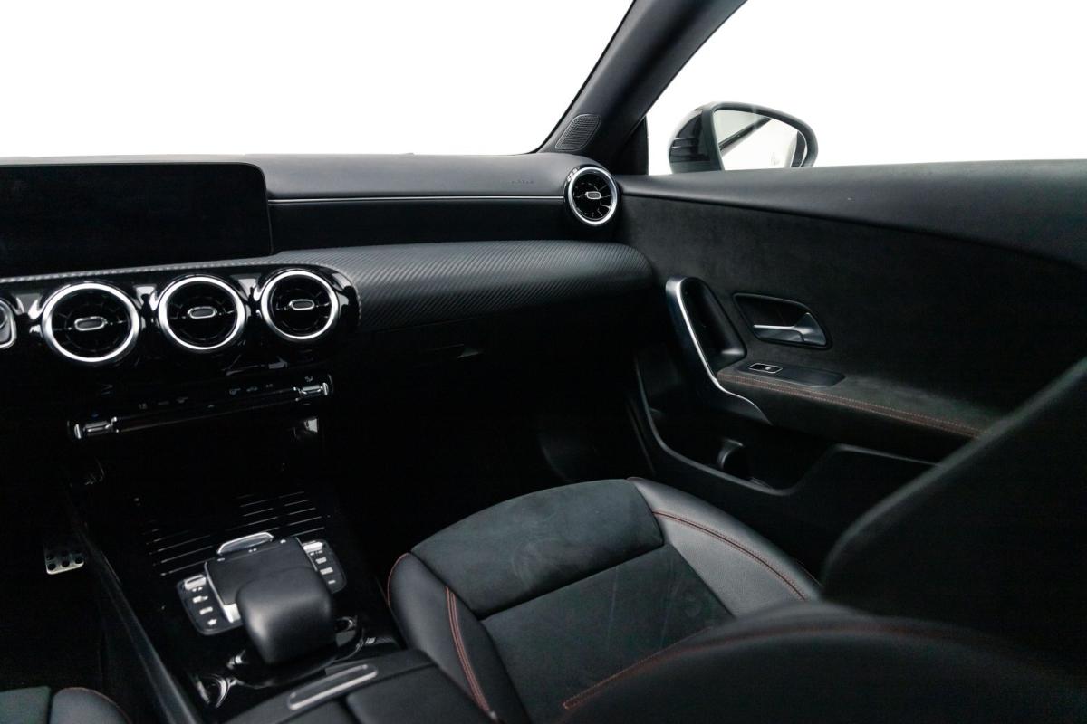 mercedes-benz-cla-2023-diesel-1950cc