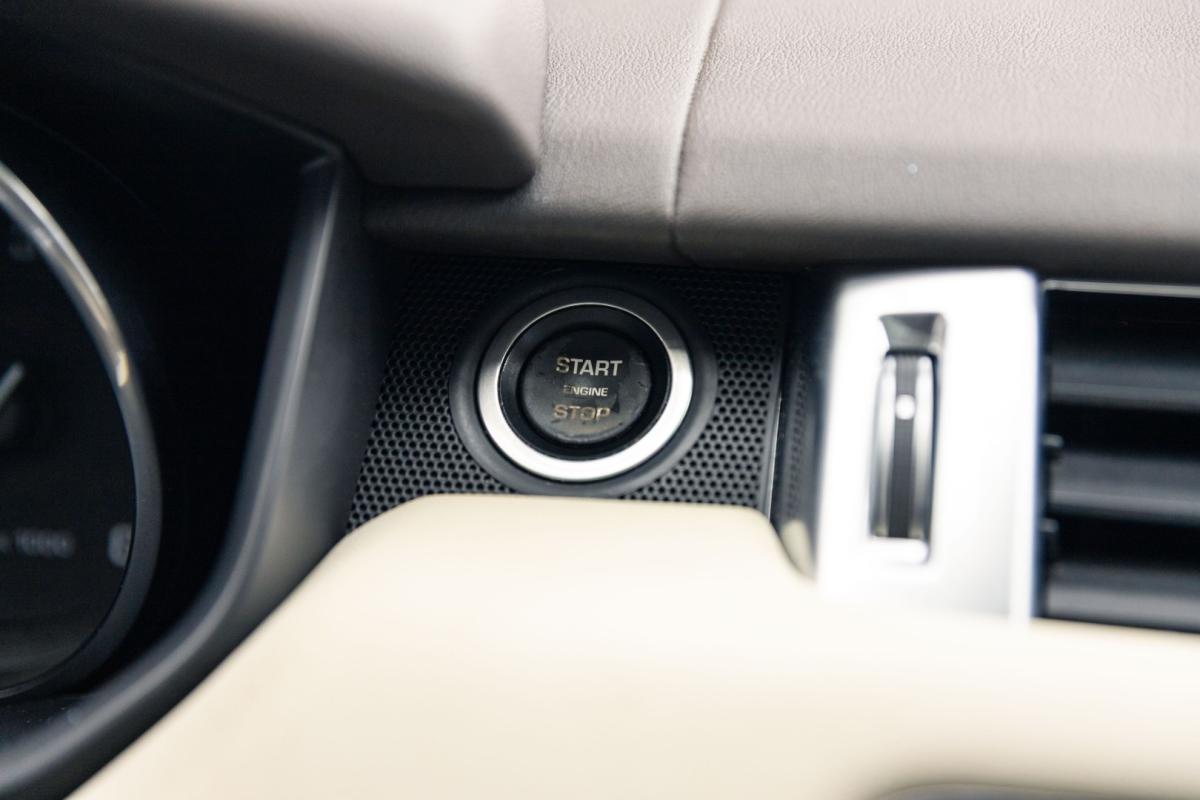 land-rover-range-rover-sport-2015-diesel-2993cc