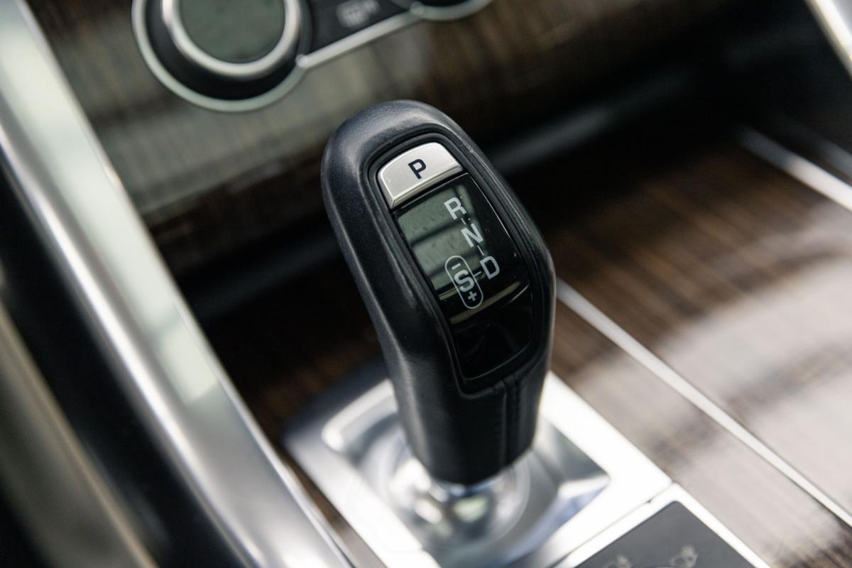 land-rover-range-rover-sport-2015-diesel-2993cc