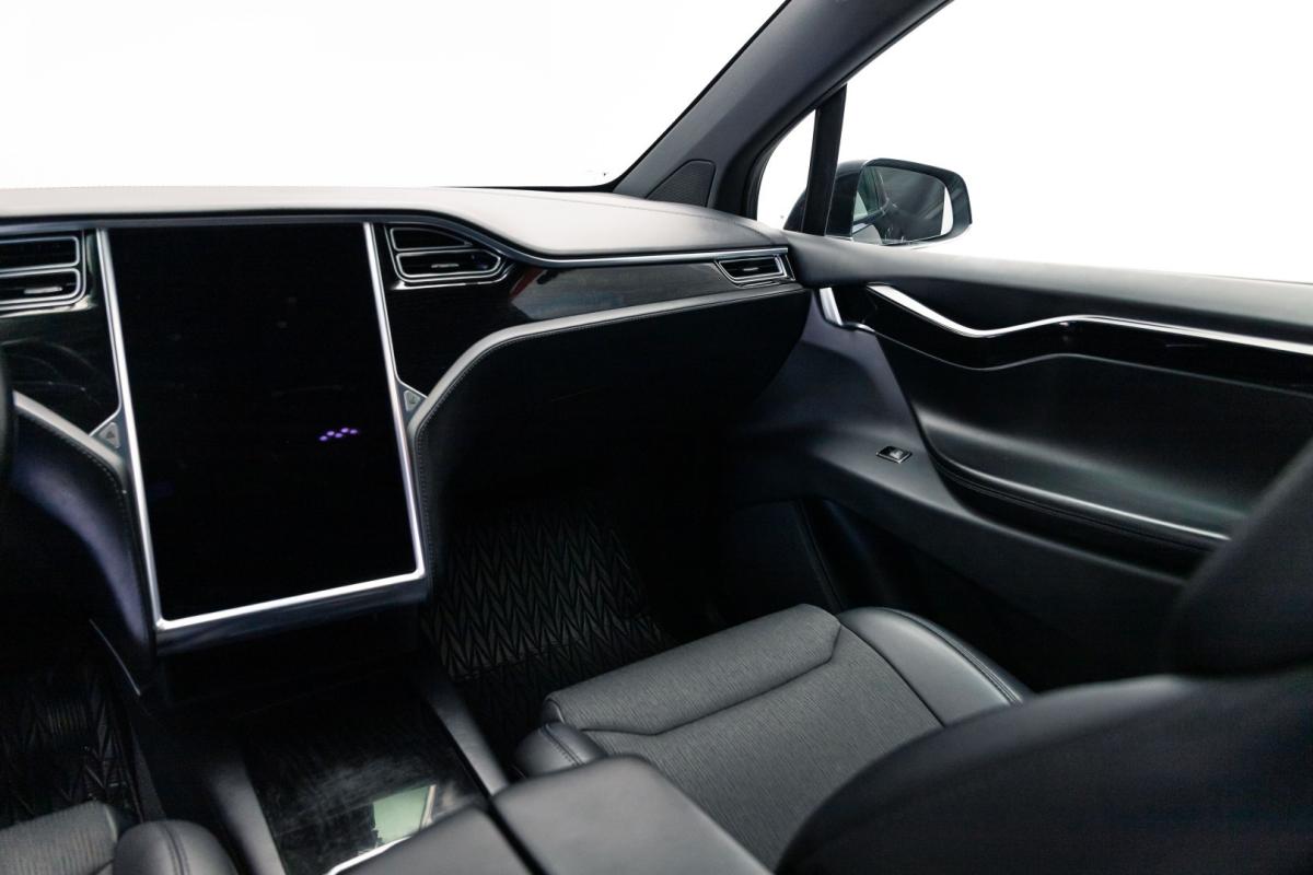 tesla-model-x-2018-eletrico-0cc