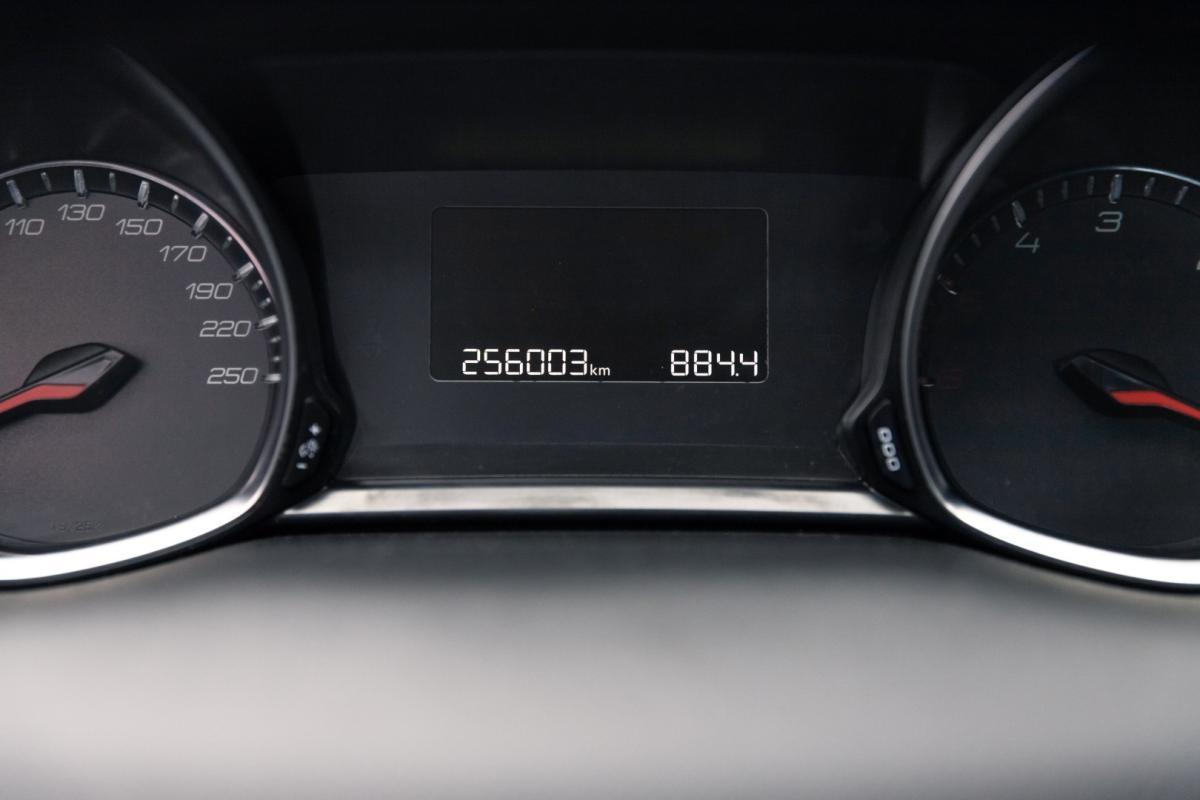 peugeot-308-2016-diesel-1560cc