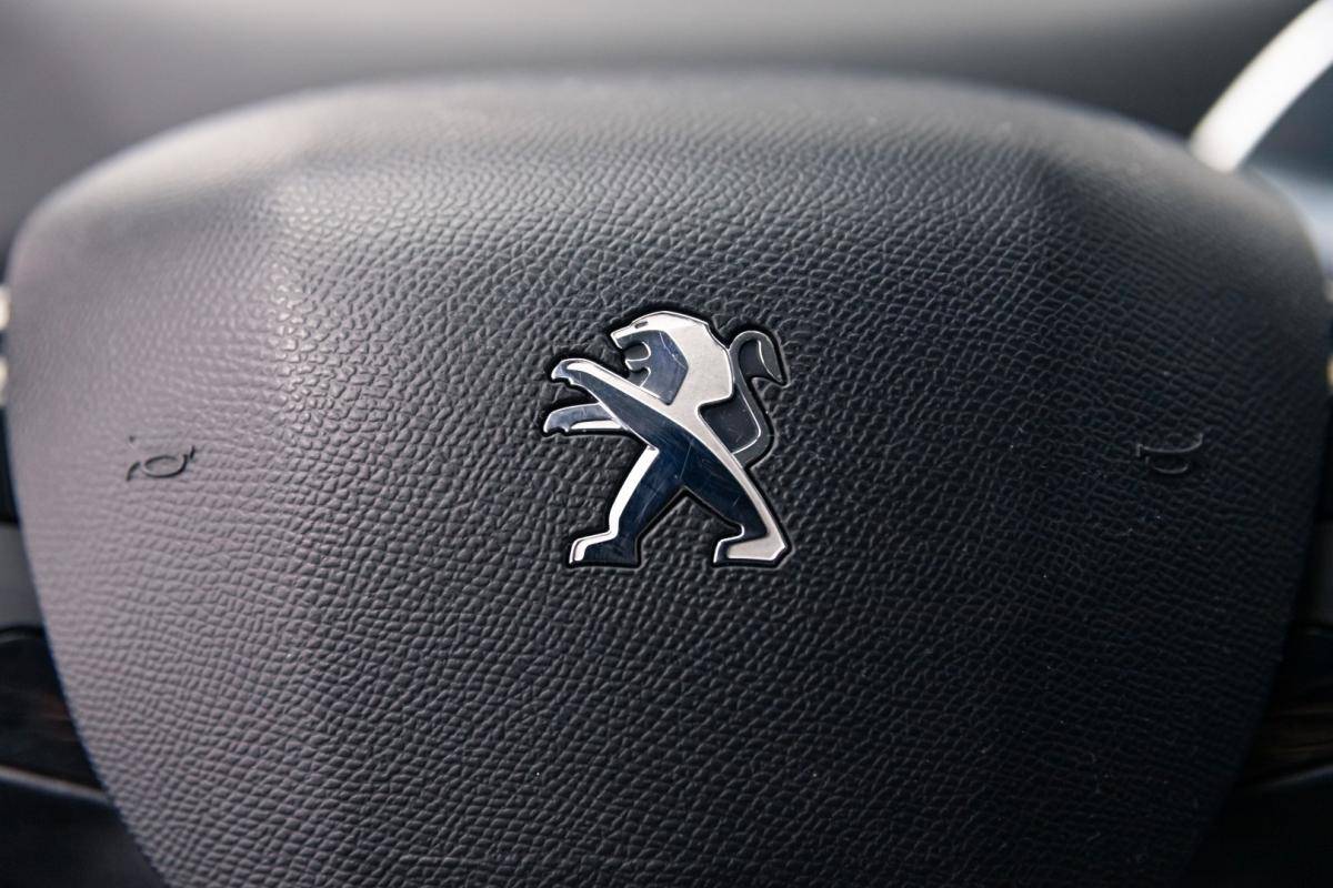 peugeot-308-2016-diesel-1560cc