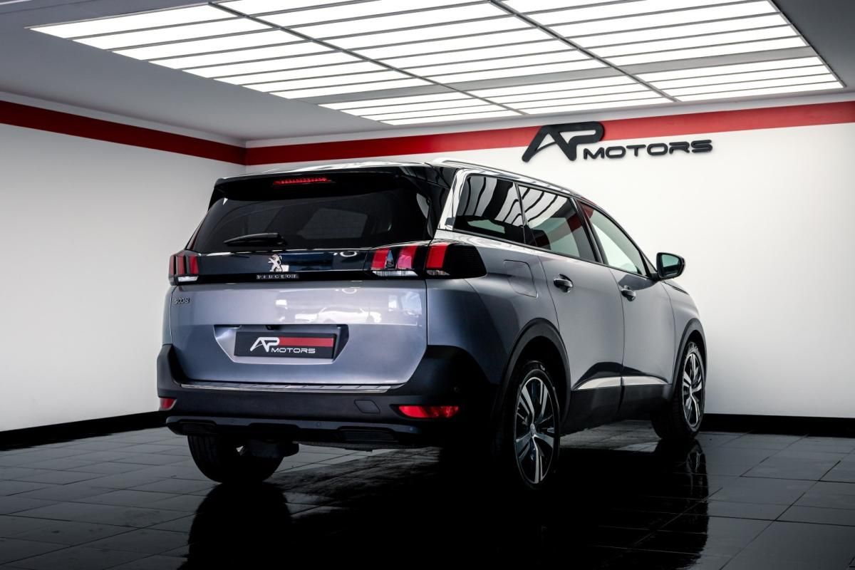 peugeot-5008-2017-diesel-1560cc