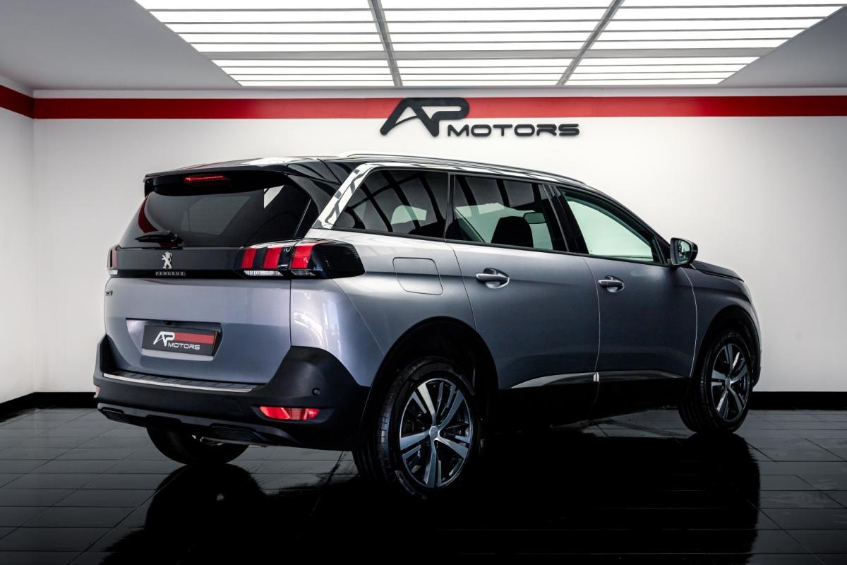 peugeot-5008-2017-diesel-1560cc