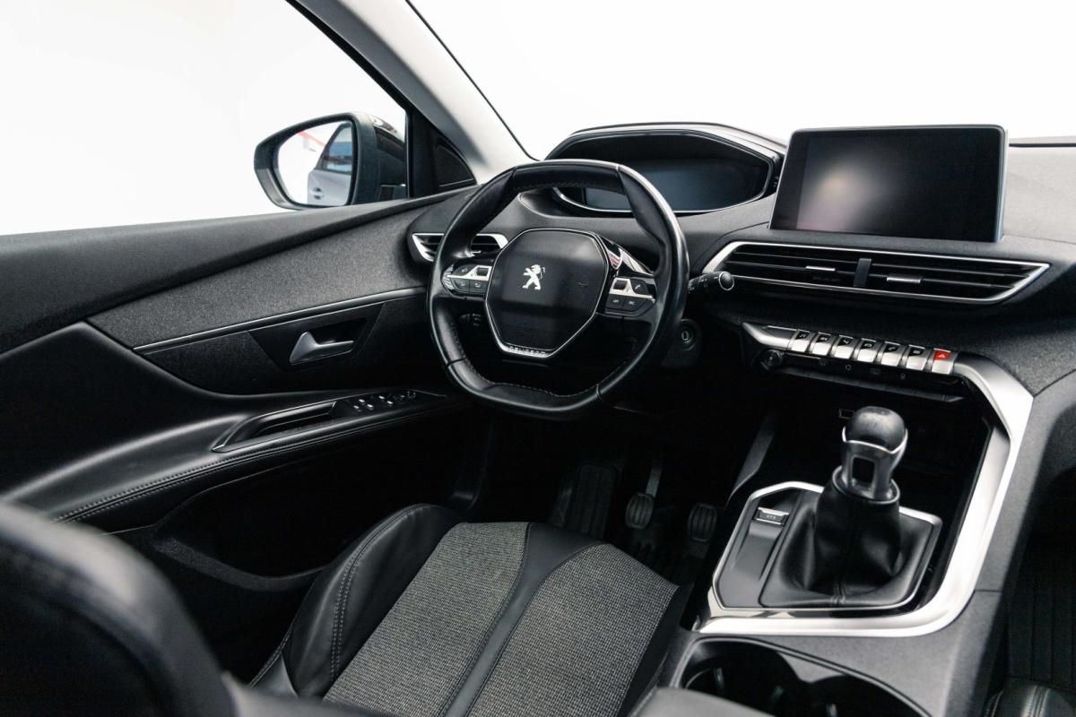 peugeot-5008-2017-diesel-1560cc