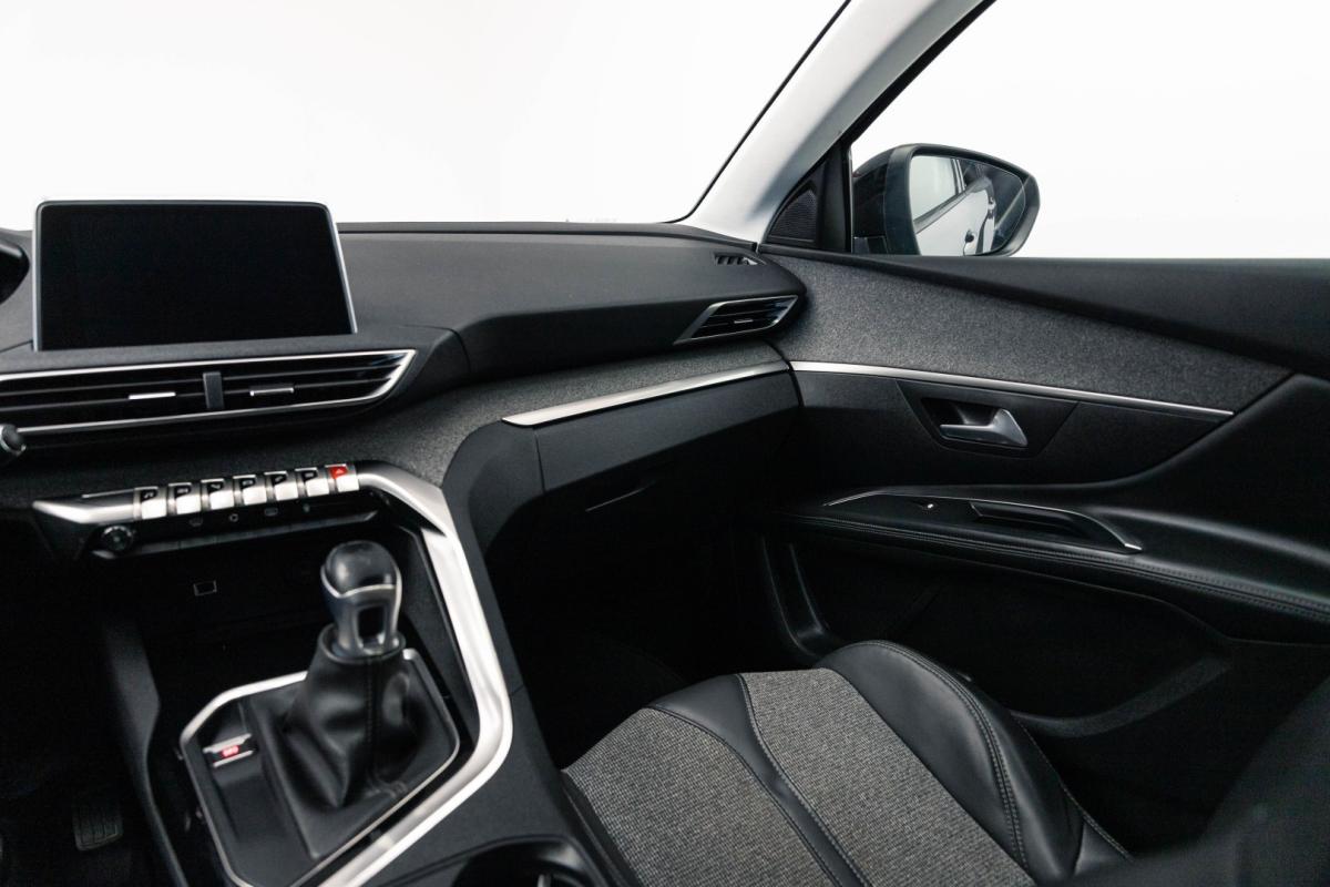 peugeot-5008-2017-diesel-1560cc