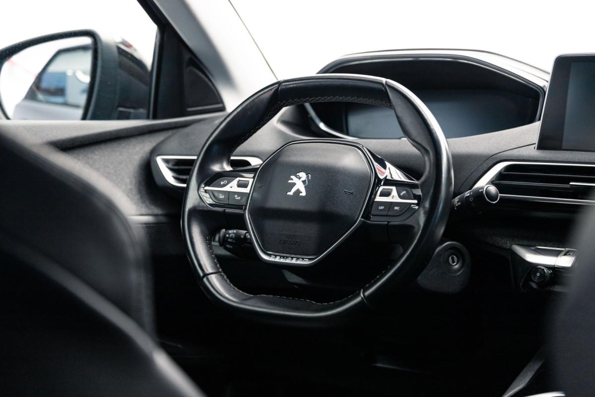 peugeot-5008-2017-diesel-1560cc