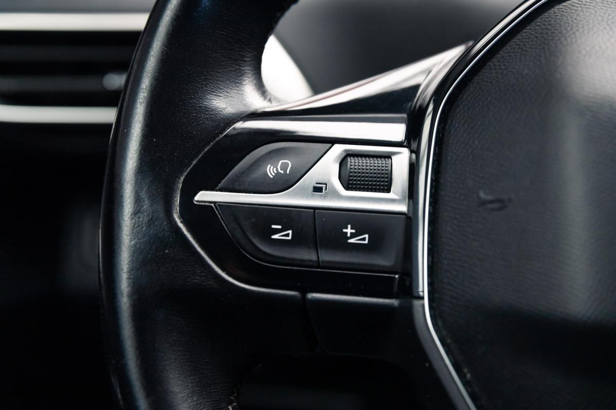 peugeot-5008-2017-diesel-1560cc