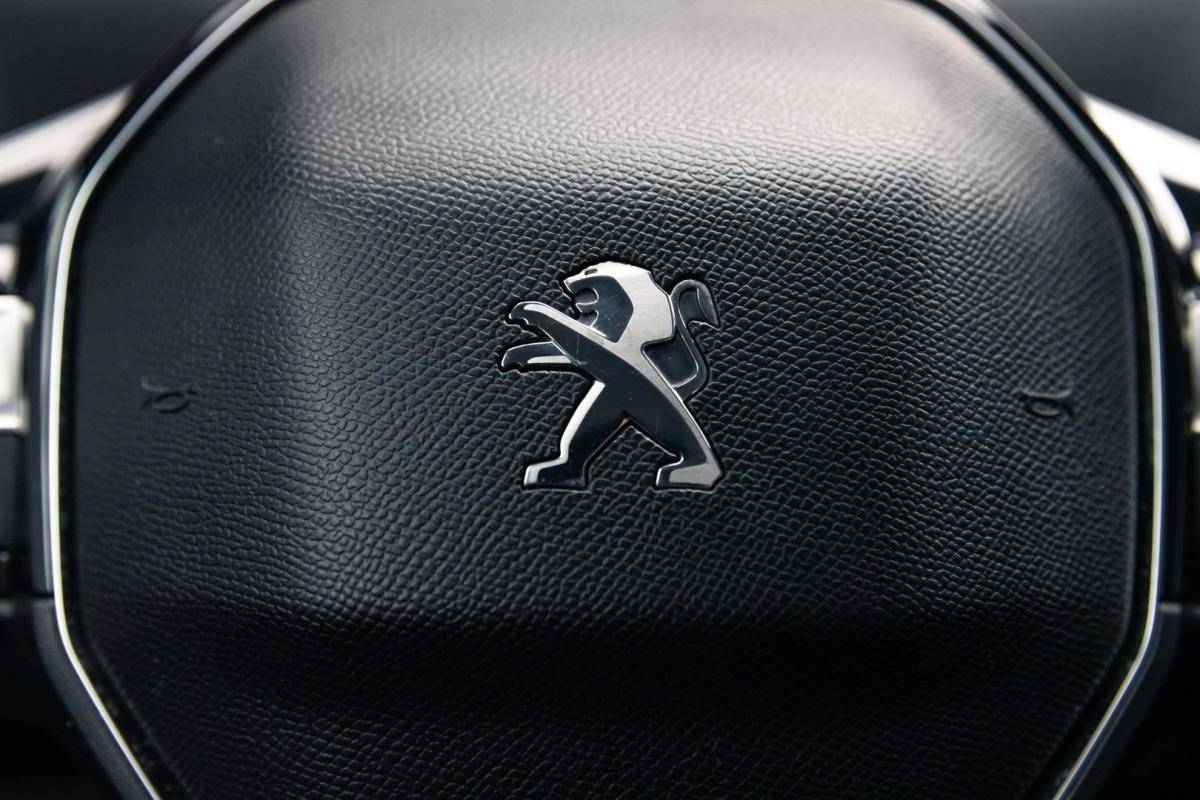 peugeot-5008-2017-diesel-1560cc