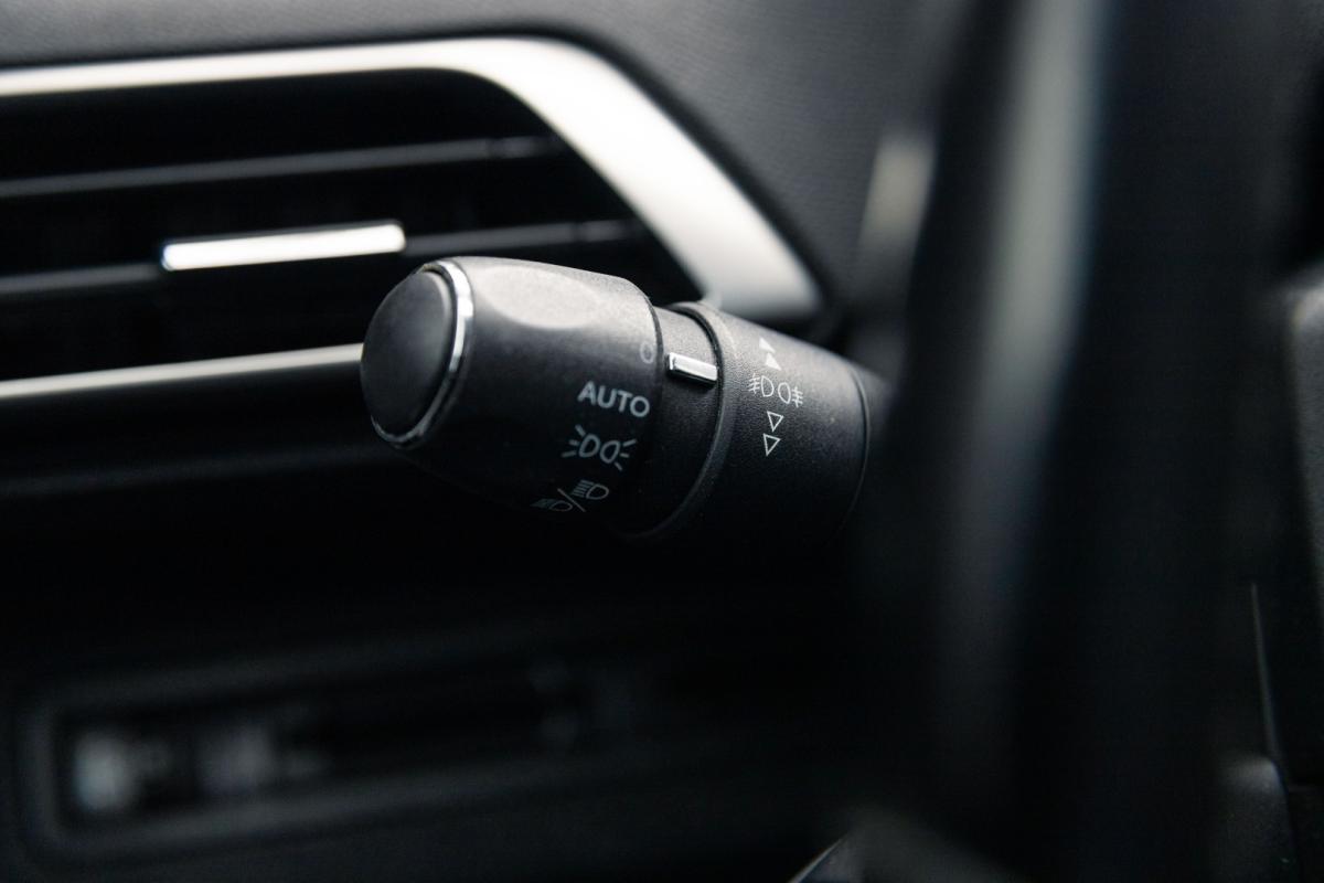 peugeot-5008-2017-diesel-1560cc