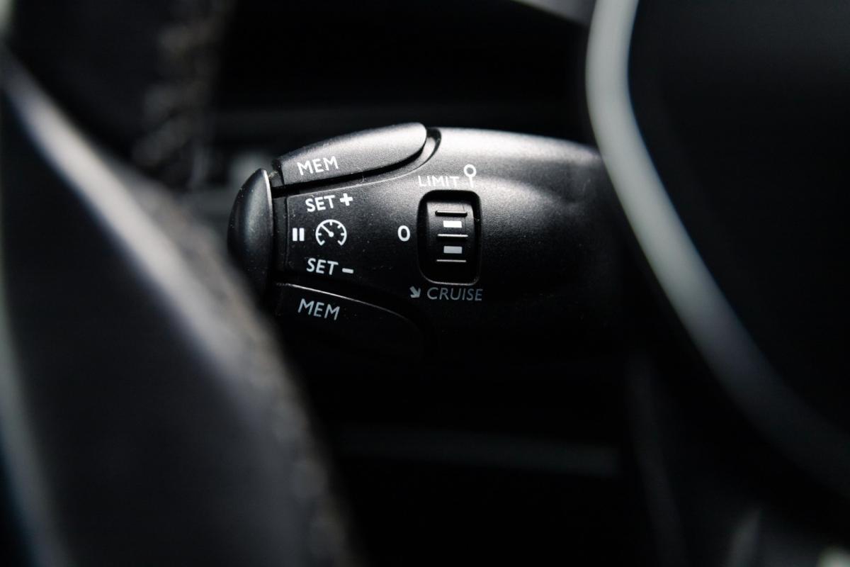 peugeot-5008-2017-diesel-1560cc