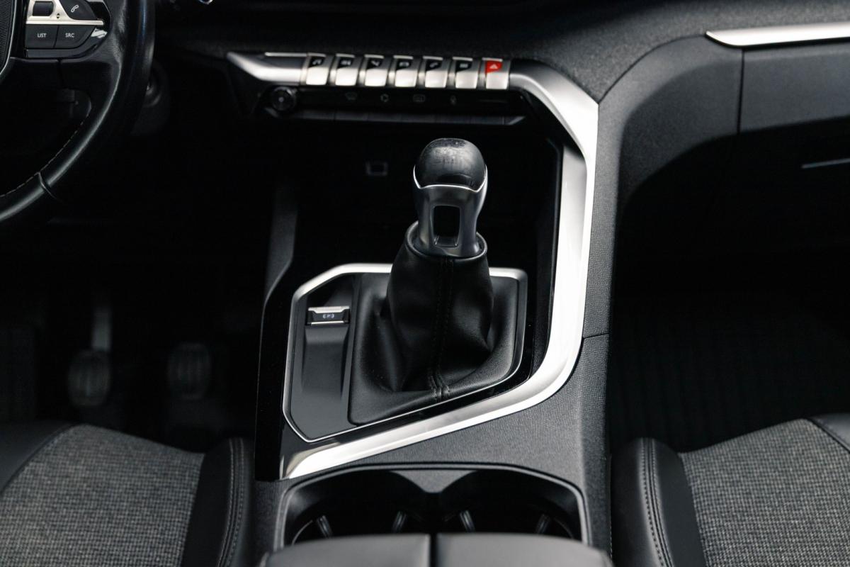 peugeot-5008-2017-diesel-1560cc