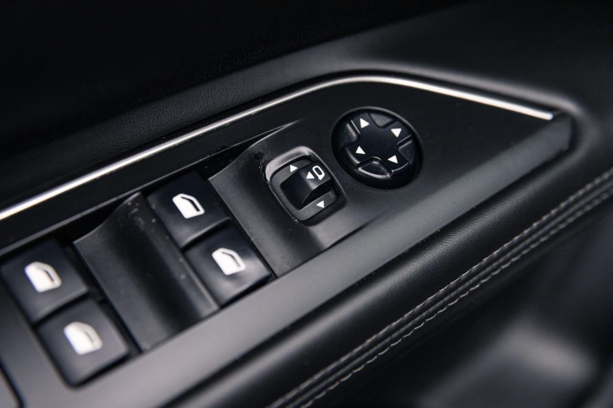 peugeot-5008-2017-diesel-1560cc