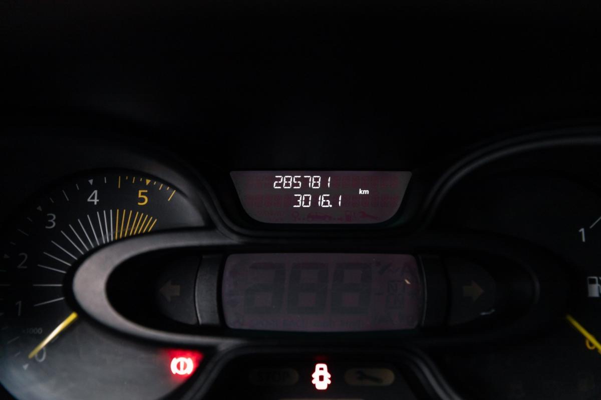 renault-trafic-2015-diesel-1598cc