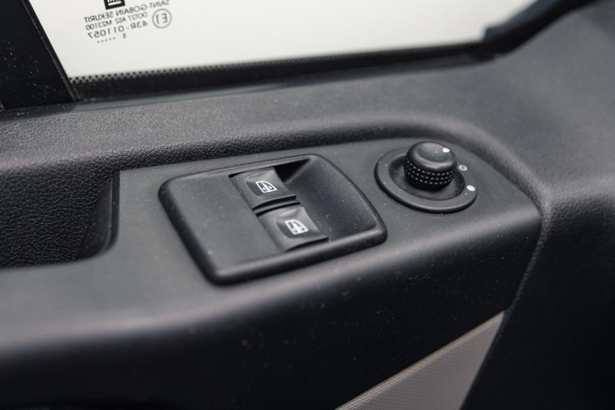 renault-trafic-2015-diesel-1598cc