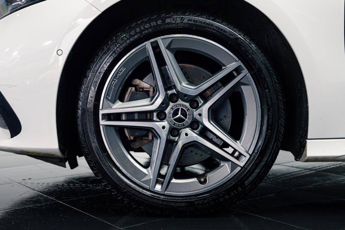 mercedes-benz-classe-a-2023-hibrido-1332cc