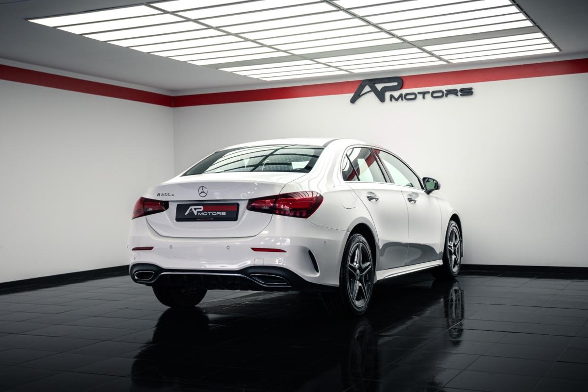 mercedes-benz-classe-a-2023-hibrido-1332cc
