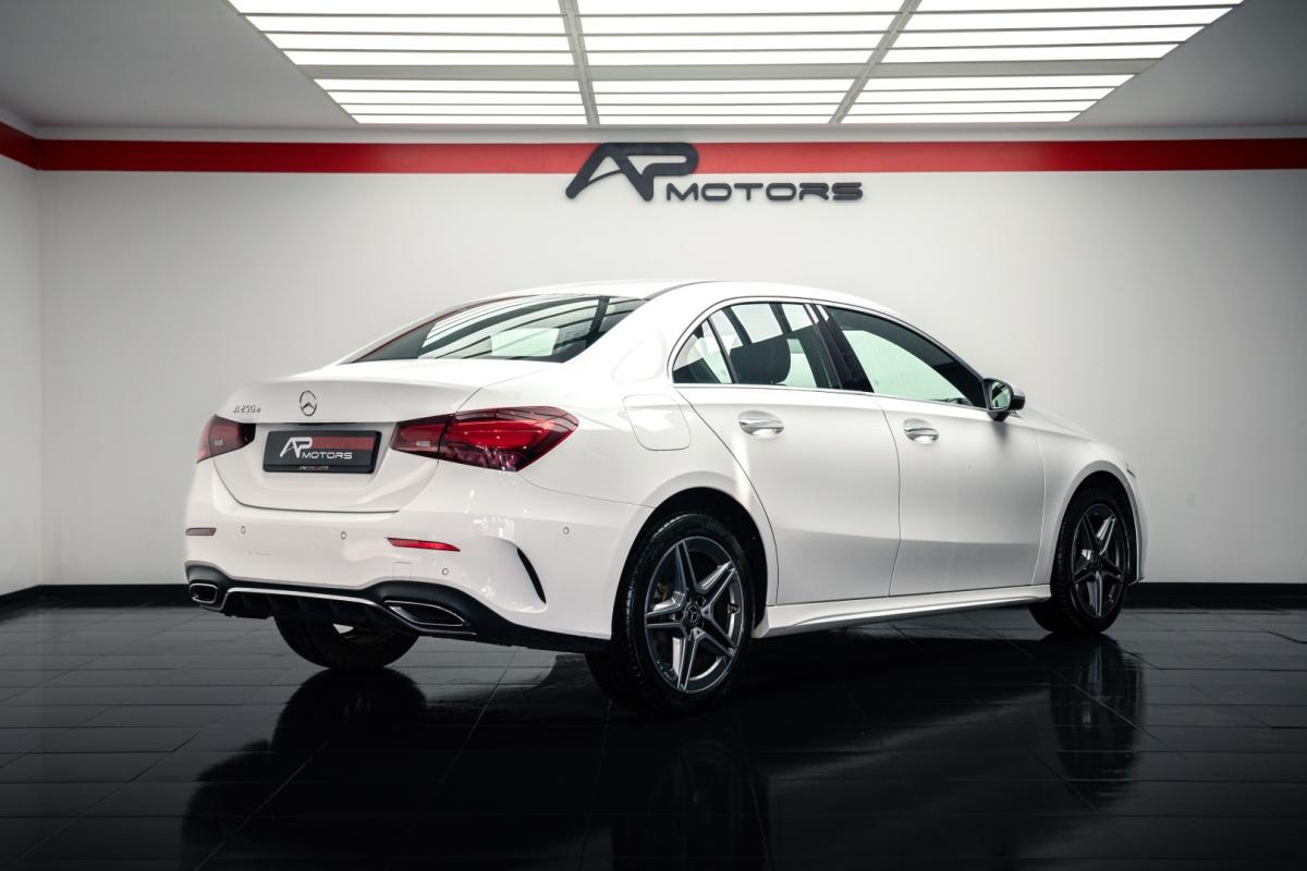 mercedes-benz-classe-a-2023-hibrido-1332cc