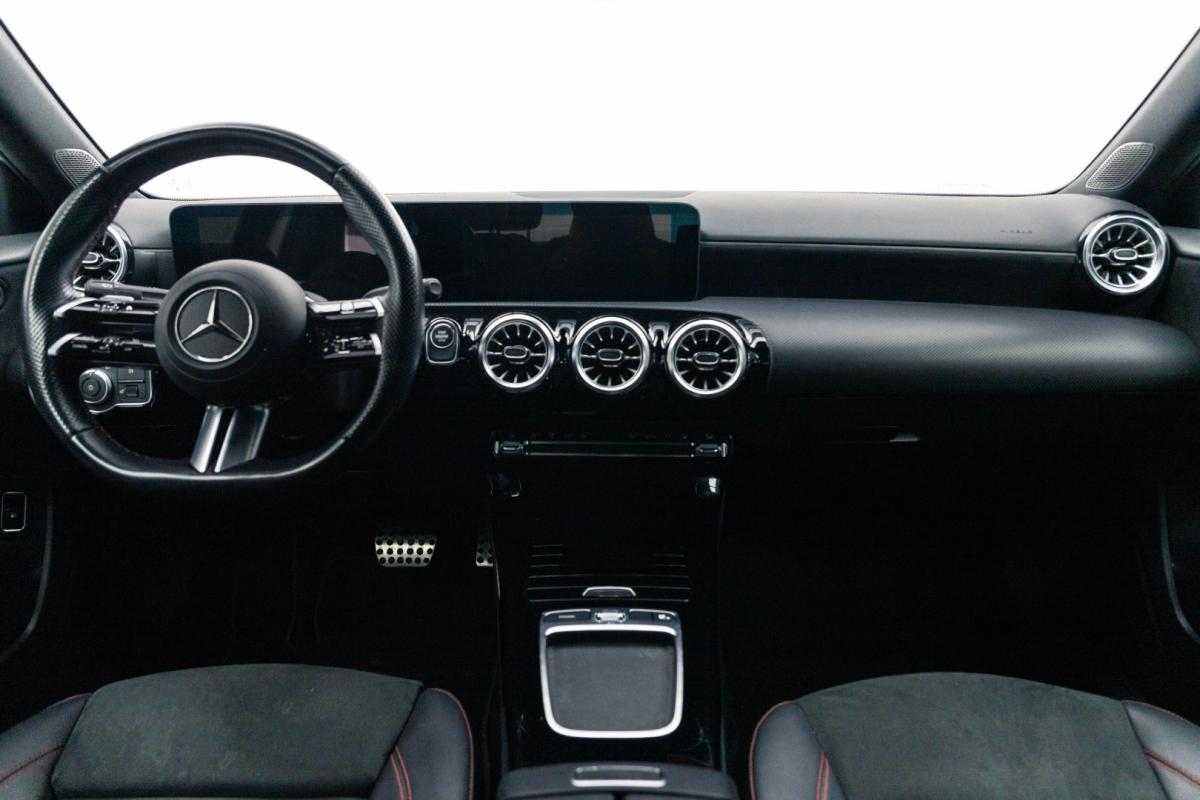 mercedes-benz-classe-a-2023-hibrido-1332cc