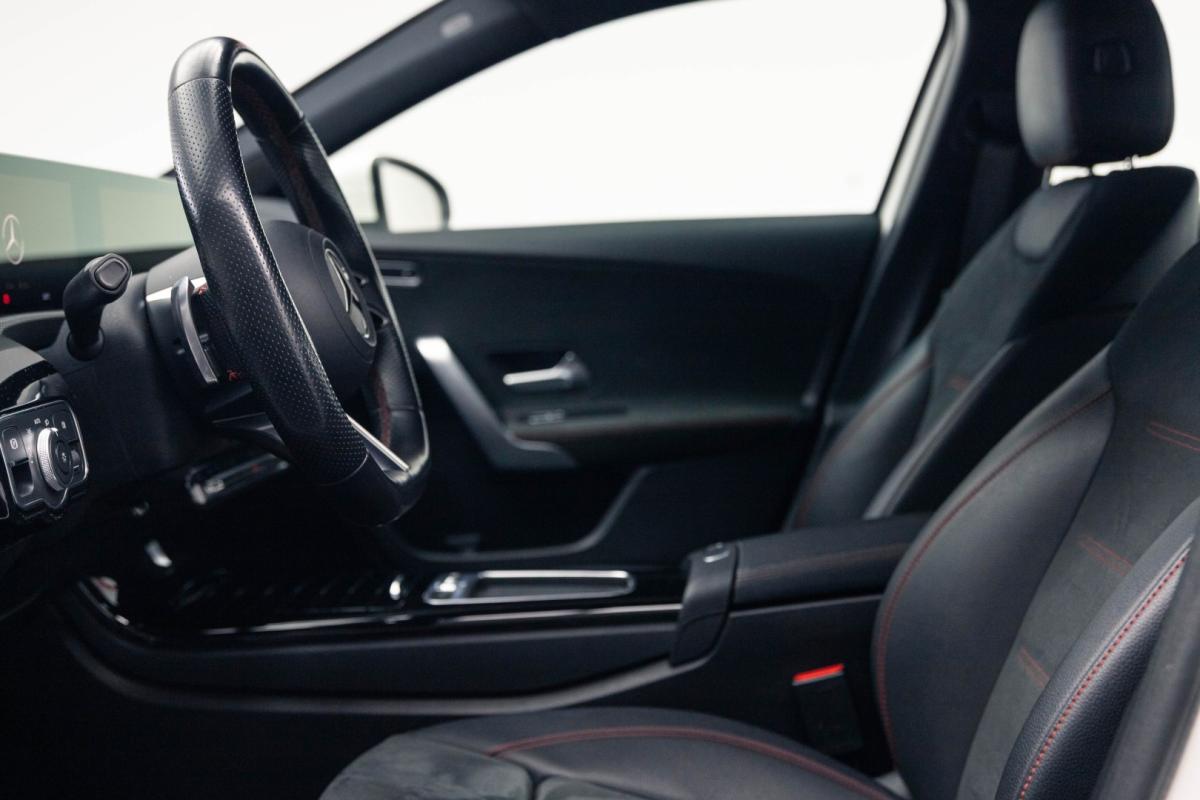 mercedes-benz-classe-a-2023-hibrido-1332cc