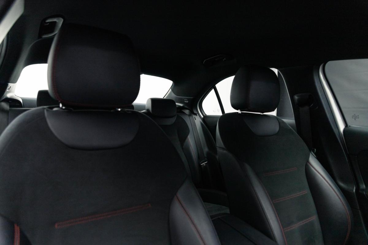 mercedes-benz-classe-a-2023-hibrido-1332cc