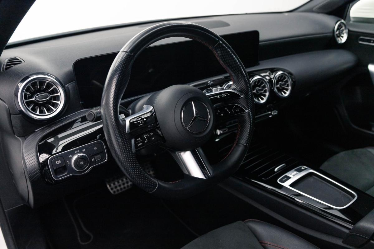 mercedes-benz-classe-a-2023-hibrido-1332cc