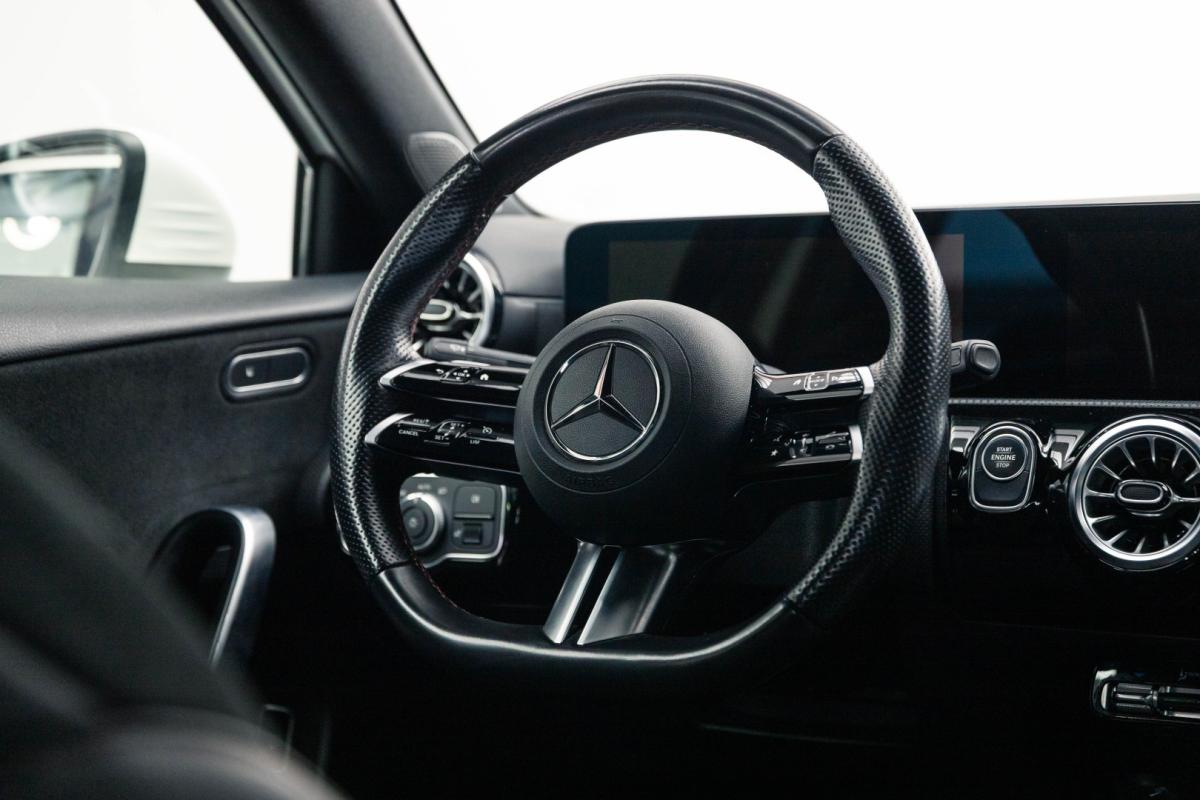 mercedes-benz-classe-a-2023-hibrido-1332cc