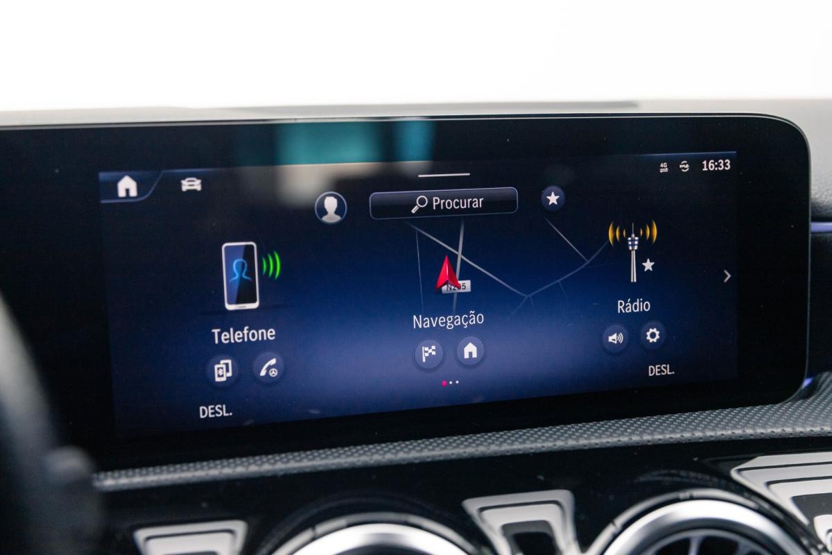 mercedes-benz-classe-a-2023-hibrido-1332cc