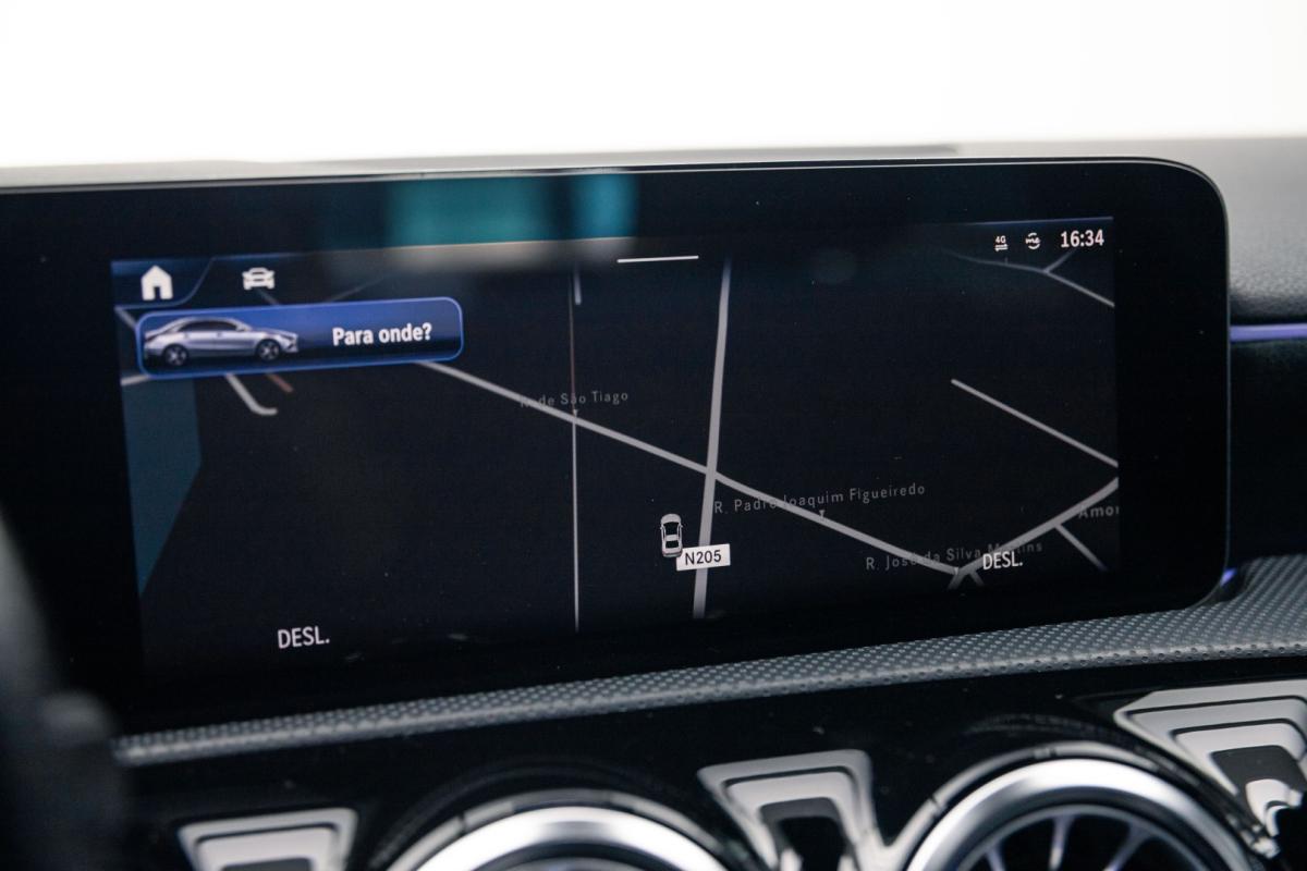 mercedes-benz-classe-a-2023-hibrido-1332cc