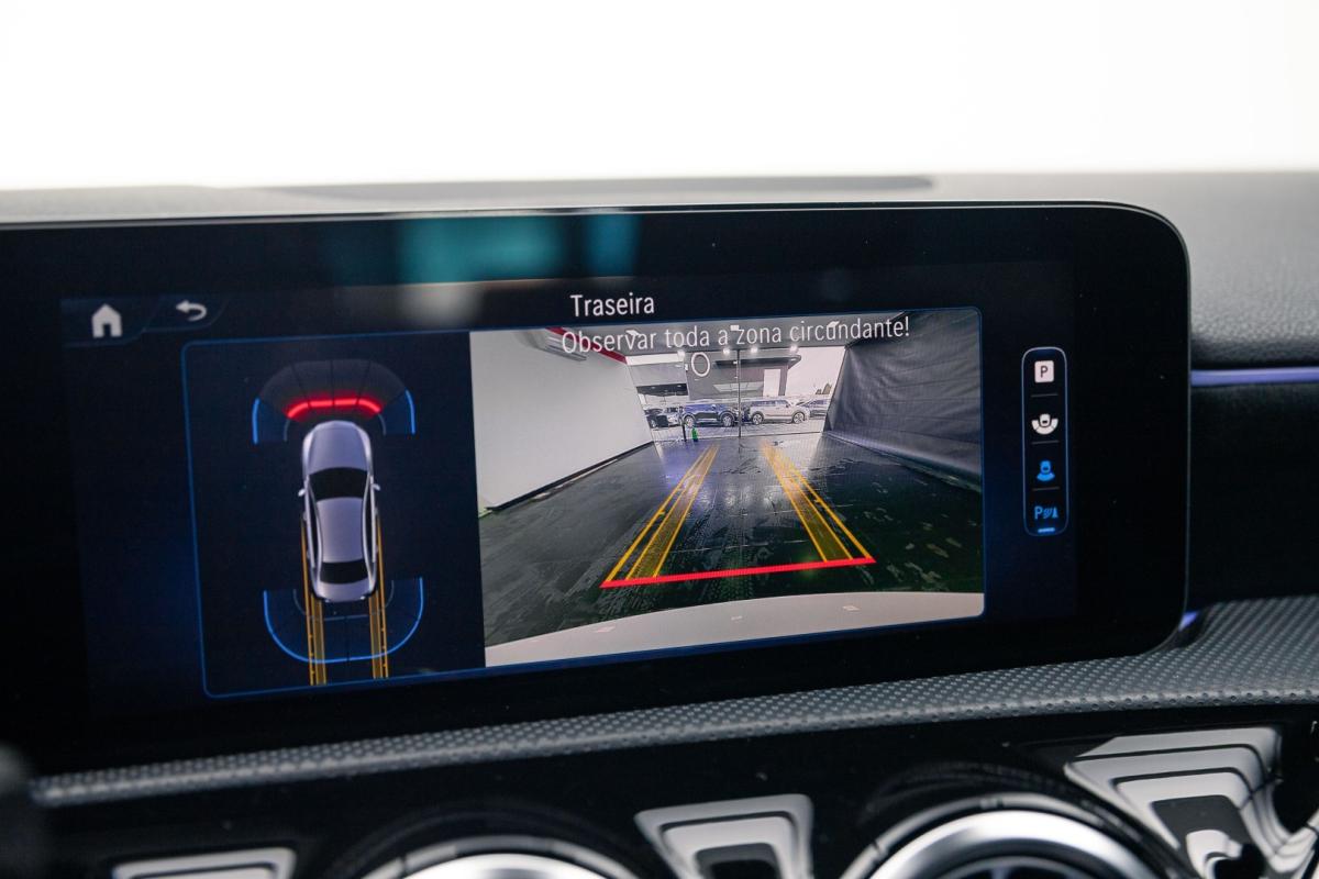mercedes-benz-classe-a-2023-hibrido-1332cc