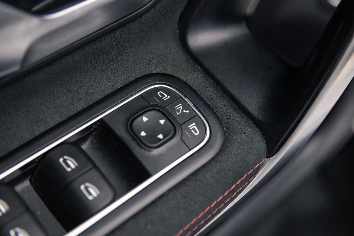 mercedes-benz-classe-a-2023-hibrido-1332cc