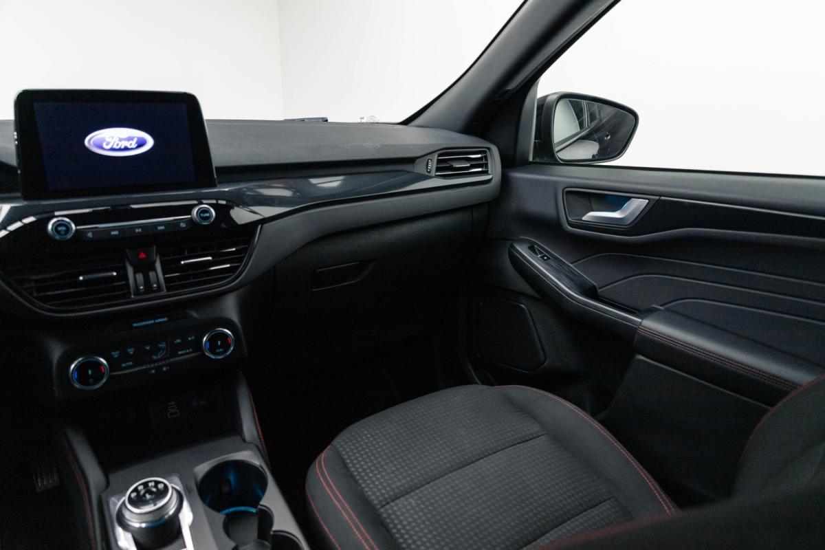 ford-kuga-2023-hibrido-2488cc