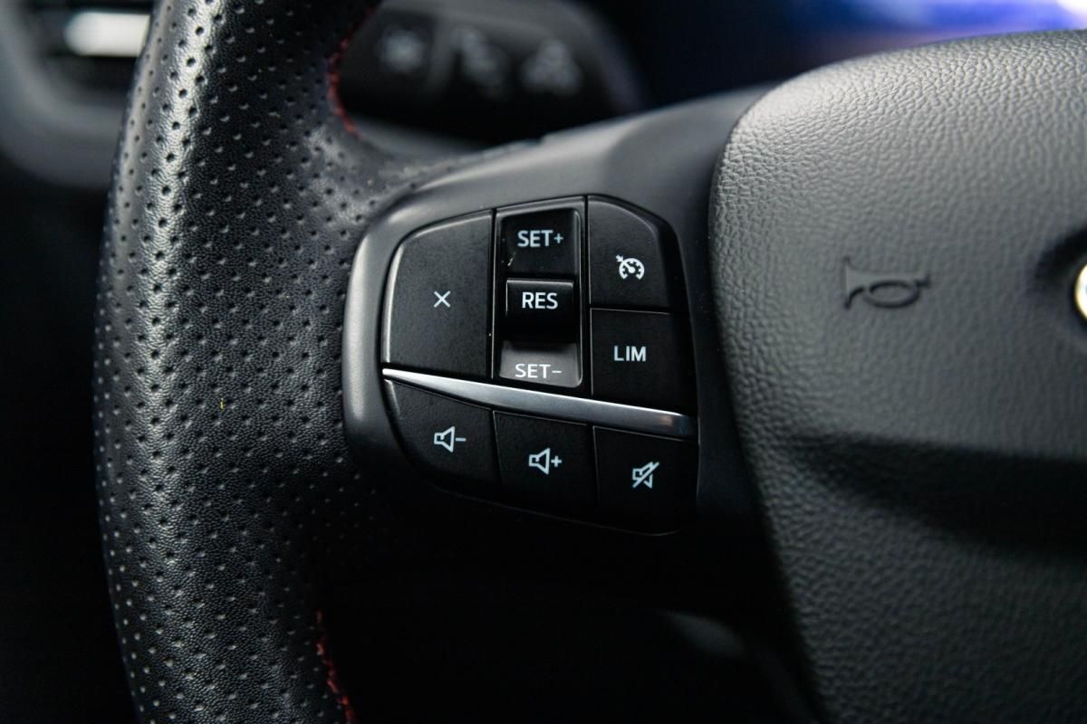 ford-kuga-2023-hibrido-2488cc