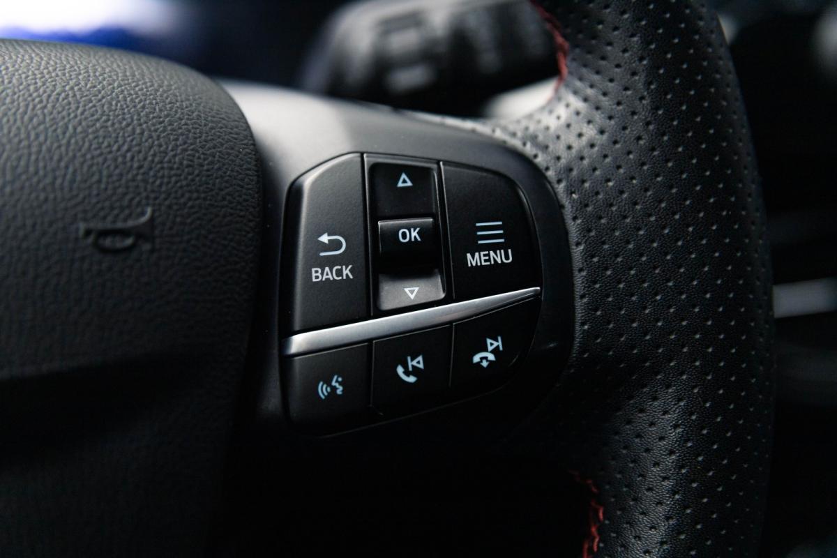 ford-kuga-2023-hibrido-2488cc