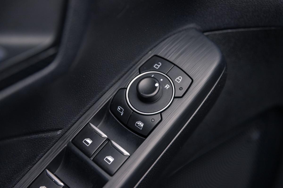ford-kuga-2023-hibrido-2488cc