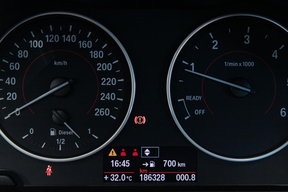 bmw-serie-1-2013-diesel-1995cc