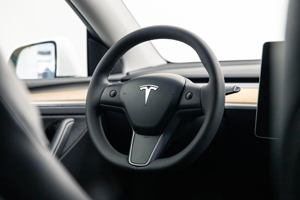tesla-model-y-2022-eletrico-0cc