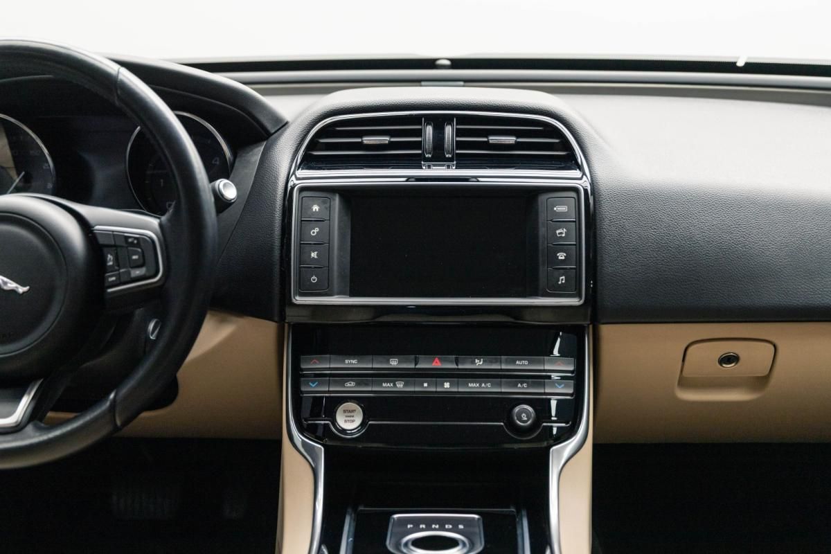 jaguar-xe-2015-diesel-1999cc