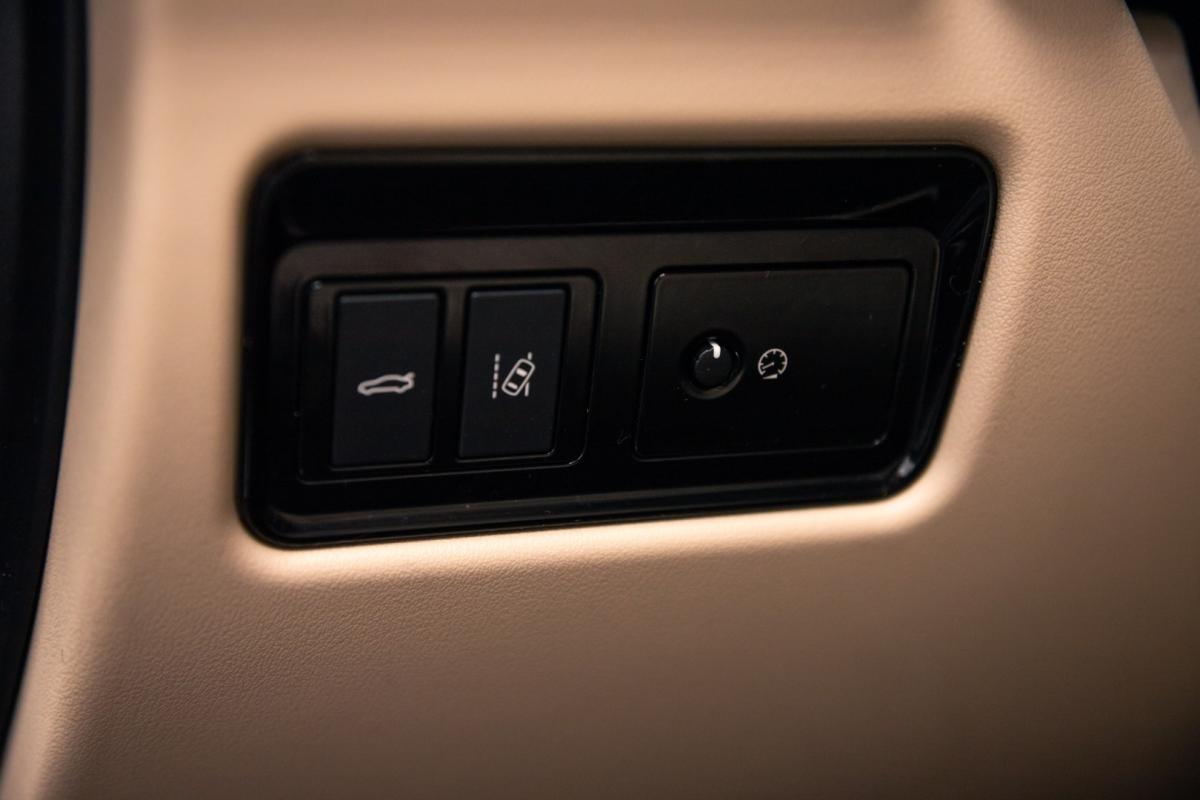 jaguar-xe-2015-diesel-1999cc