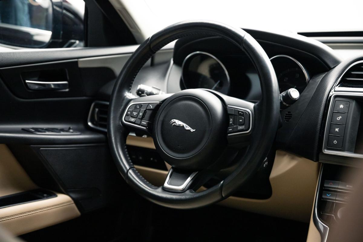 jaguar-xe-2015-diesel-1999cc