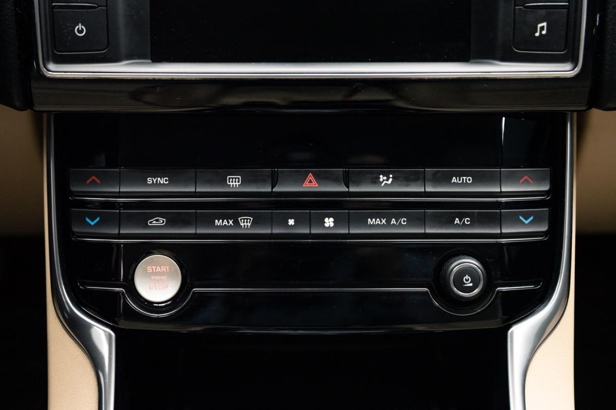 jaguar-xe-2015-diesel-1999cc