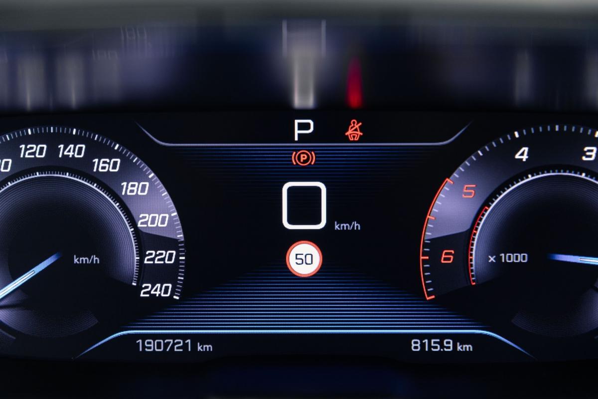 peugeot-5008-2019-diesel-1499cc