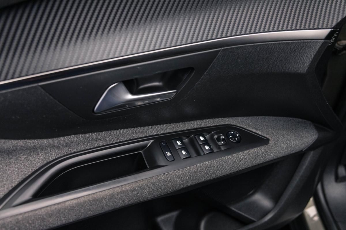 peugeot-5008-2019-diesel-1499cc
