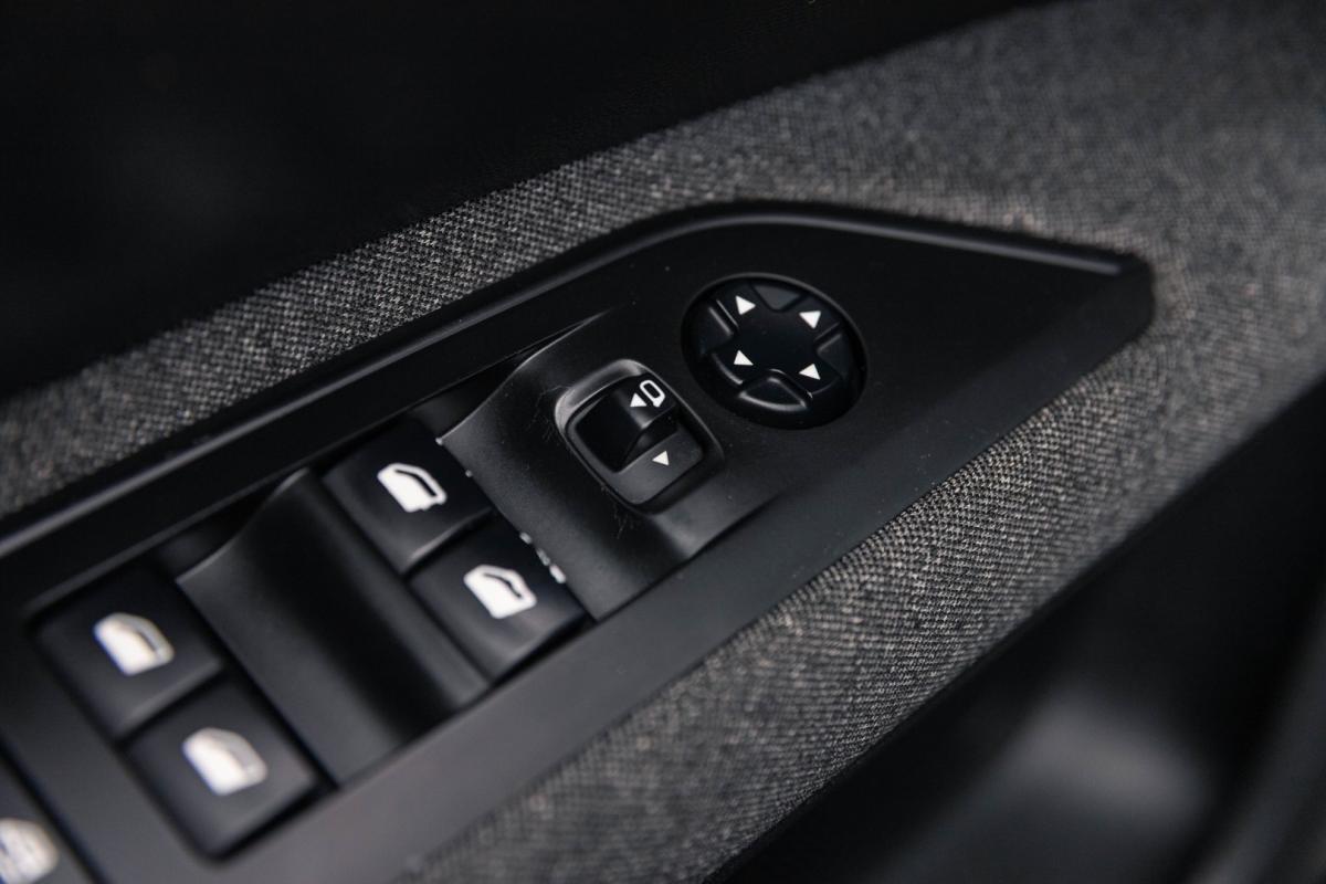 peugeot-5008-2019-diesel-1499cc