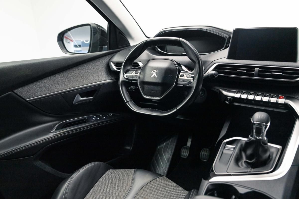 peugeot-5008-2018-diesel-1499cc
