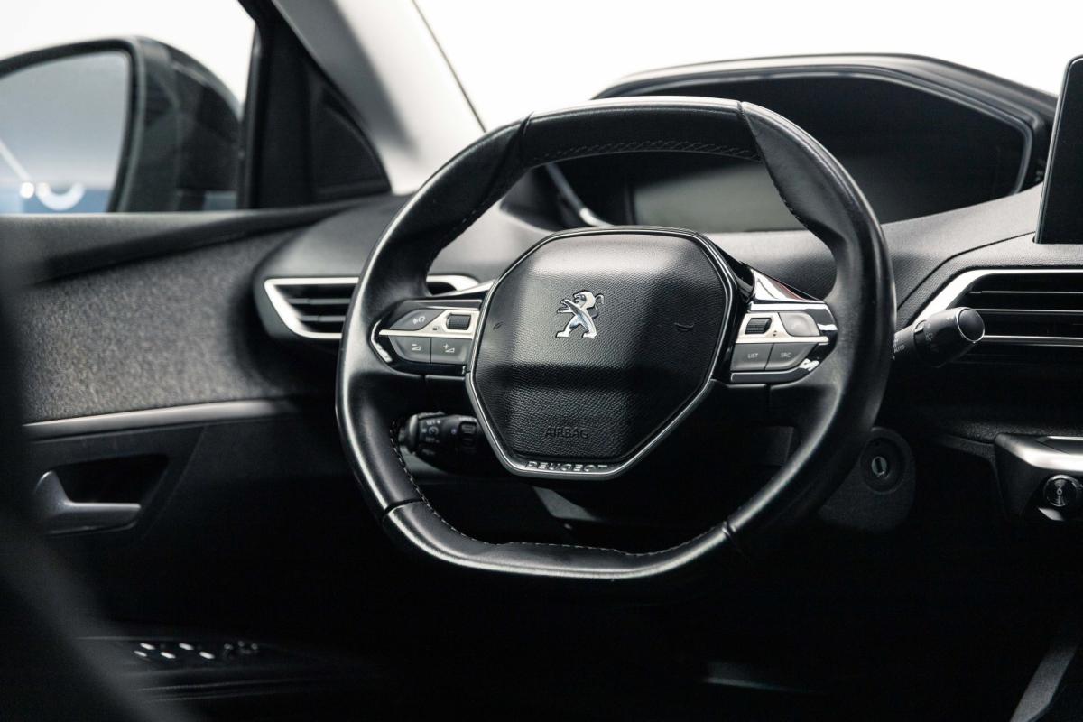peugeot-5008-2018-diesel-1499cc