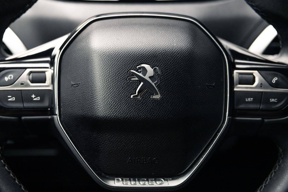 peugeot-5008-2018-diesel-1499cc