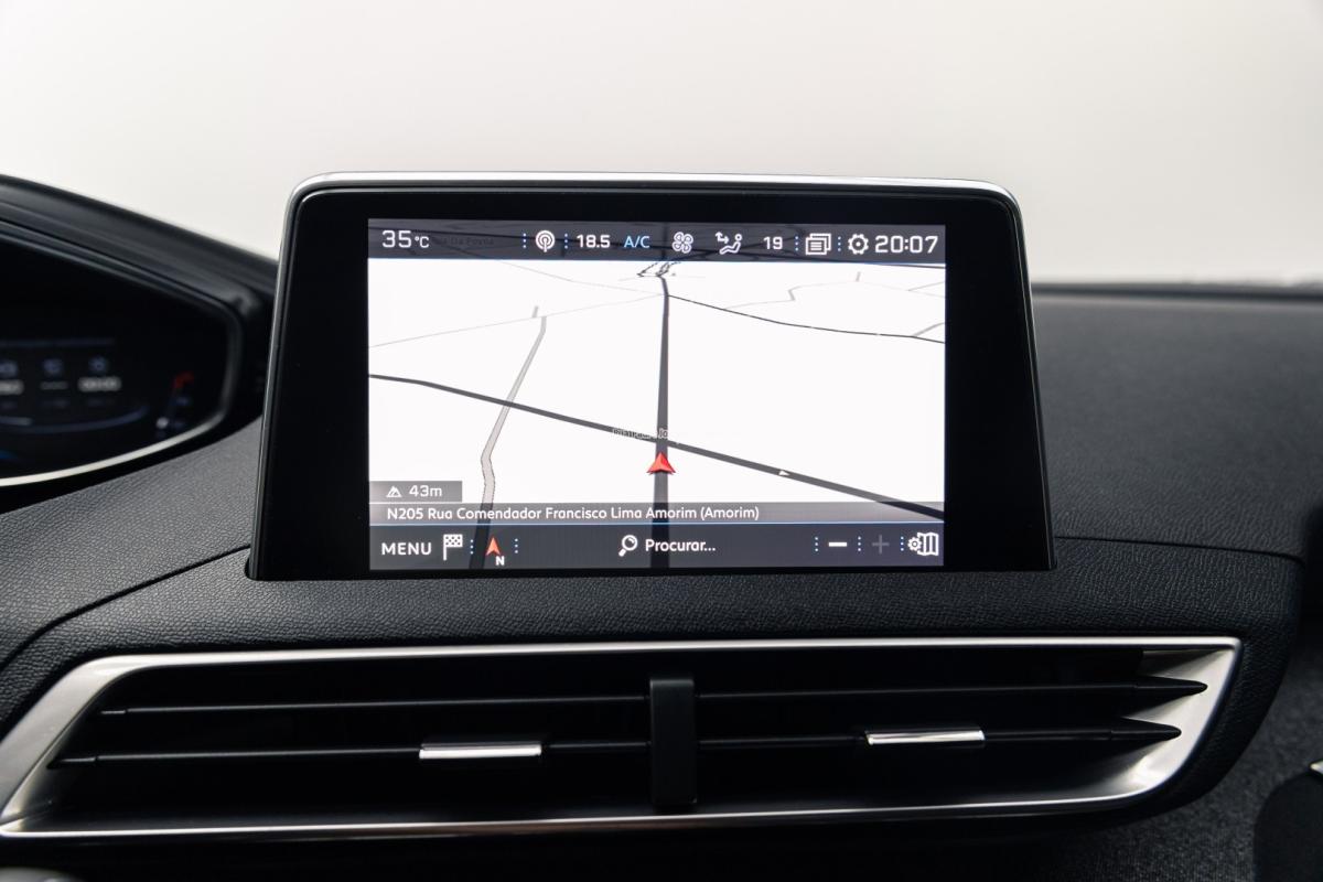 peugeot-5008-2018-diesel-1499cc
