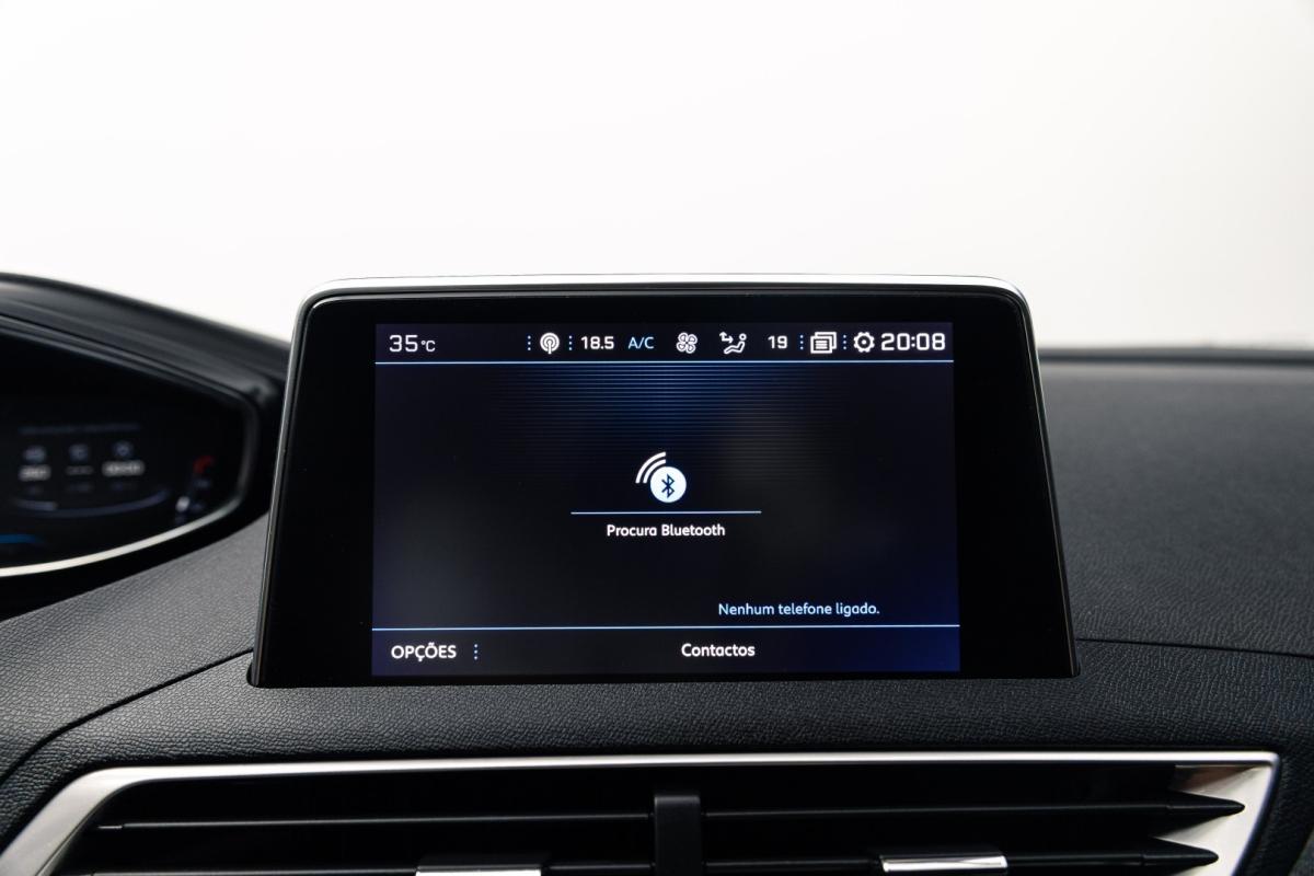 peugeot-5008-2018-diesel-1499cc