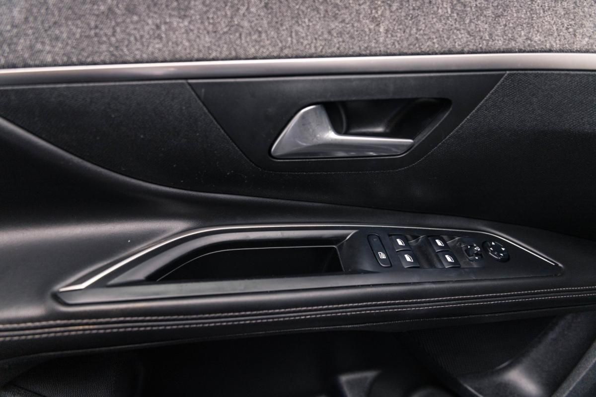 peugeot-5008-2018-diesel-1499cc